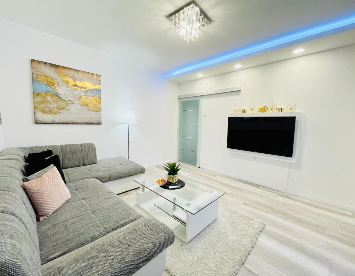 Apartment "Mimoza 1" Self Check-In, Self Check-Out Otočac المظهر الخارجي الصورة