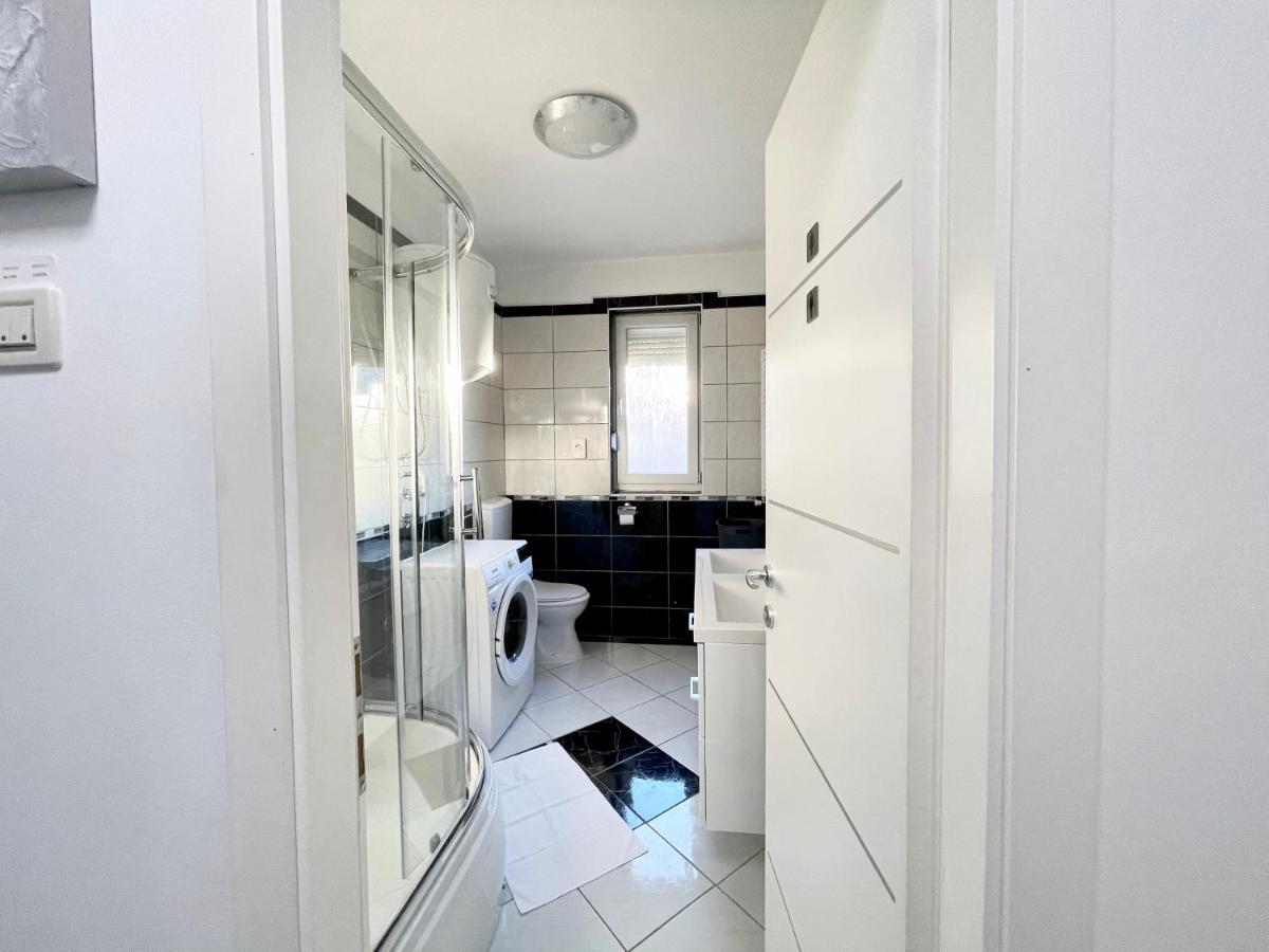 Apartment "Mimoza 1" Self Check-In, Self Check-Out Otočac المظهر الخارجي الصورة