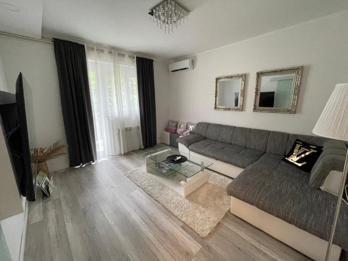 Apartment "Mimoza 1" Self Check-In, Self Check-Out Otočac المظهر الخارجي الصورة